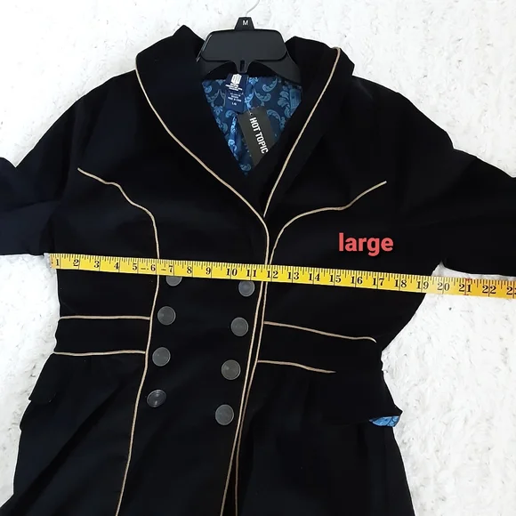 Elegant Black Double-Breasted Women's Coat - Picture 10 of 10